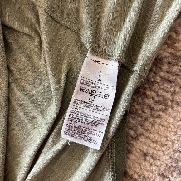 Old Navy | S high neck swing tank top camo print - Picture 4 of 5